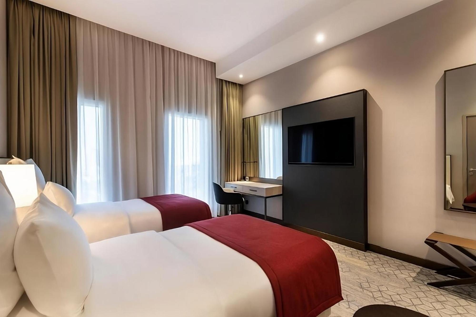 Ramada By Wyndham Riyadh King Fahd Road Exterior foto